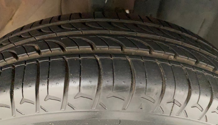 2015 Datsun Go Plus T, Petrol, Manual, 36,339 km, Right Front Tyre Tread