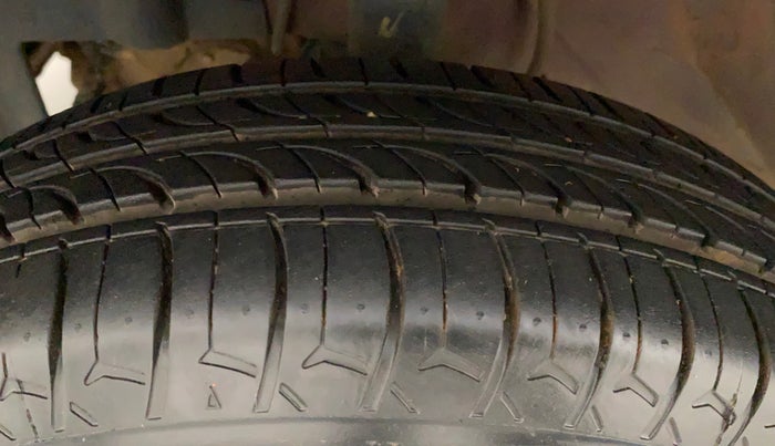 2015 Datsun Go Plus T, Petrol, Manual, 36,339 km, Left Front Tyre Tread