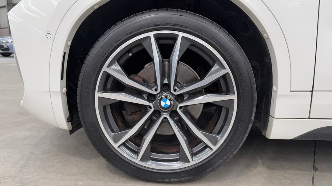 2018 BMW X2 sDrive18i M Sport, Automatic, 68538 km, Left Front Wheel