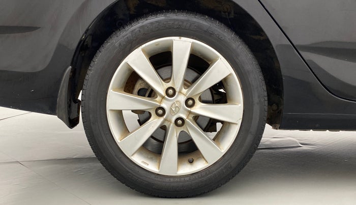 2011 Hyundai Verna FLUIDIC 1.6 SX VTVT, Petrol, Manual, 94,946 km, Right Rear Wheel