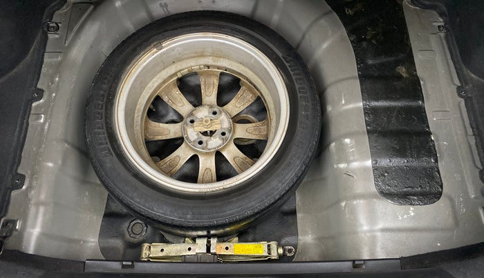 2011 Hyundai Verna FLUIDIC 1.6 SX VTVT, Petrol, Manual, 94,946 km, Spare Tyre