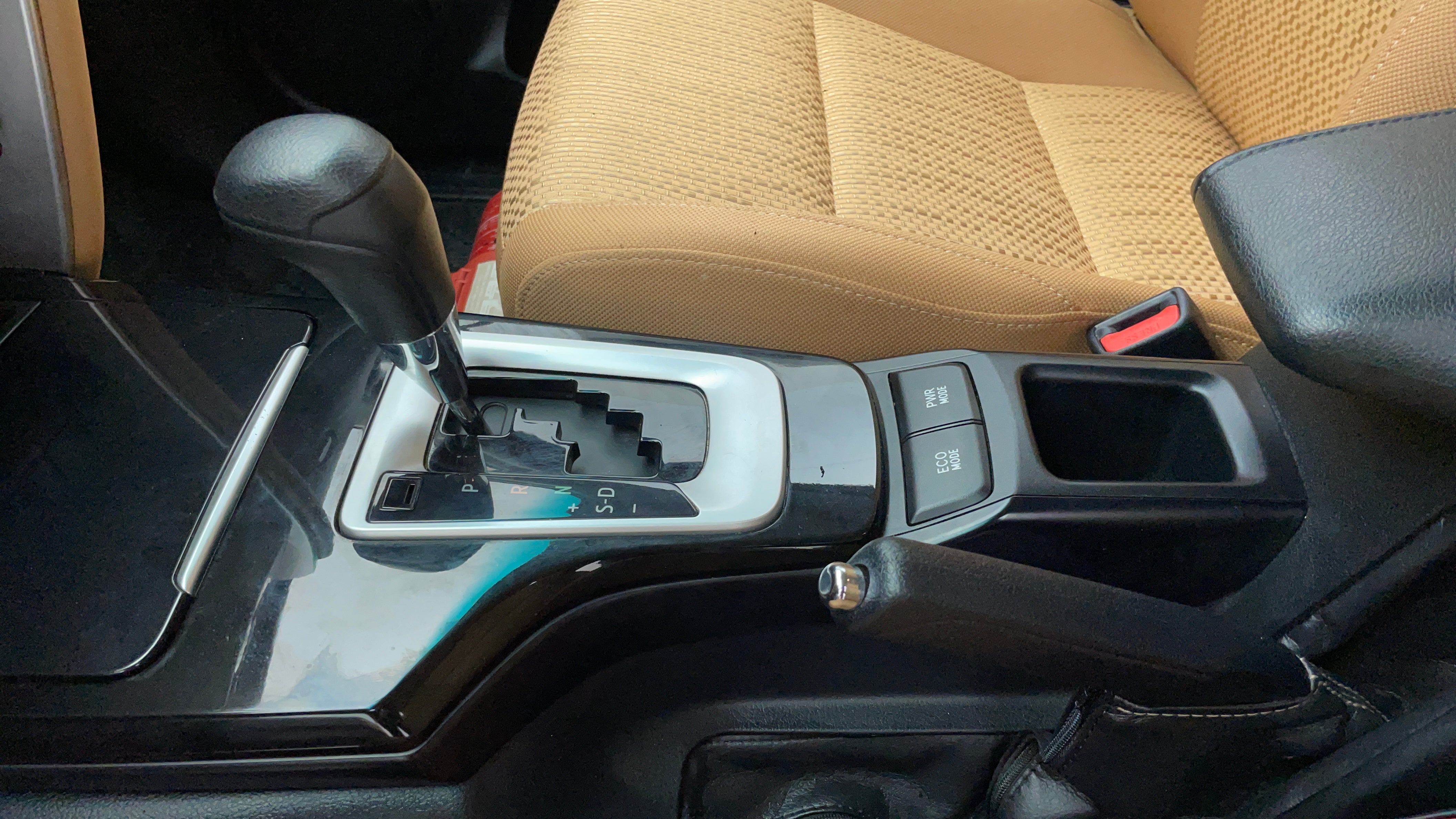 Toyota Fortuner-Gear Lever