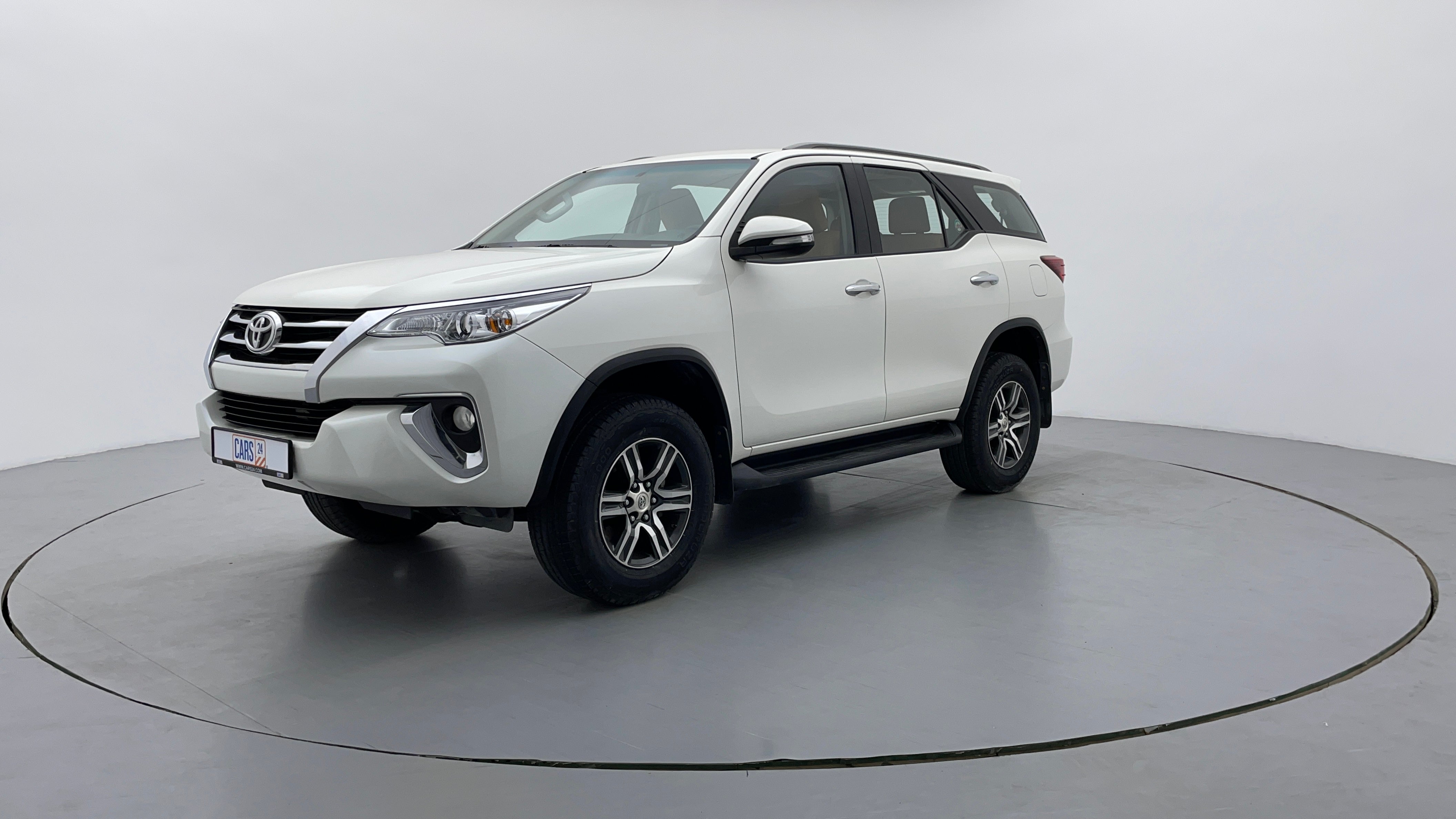 Toyota Fortuner-Left Front Diagonal (45- Degree) View