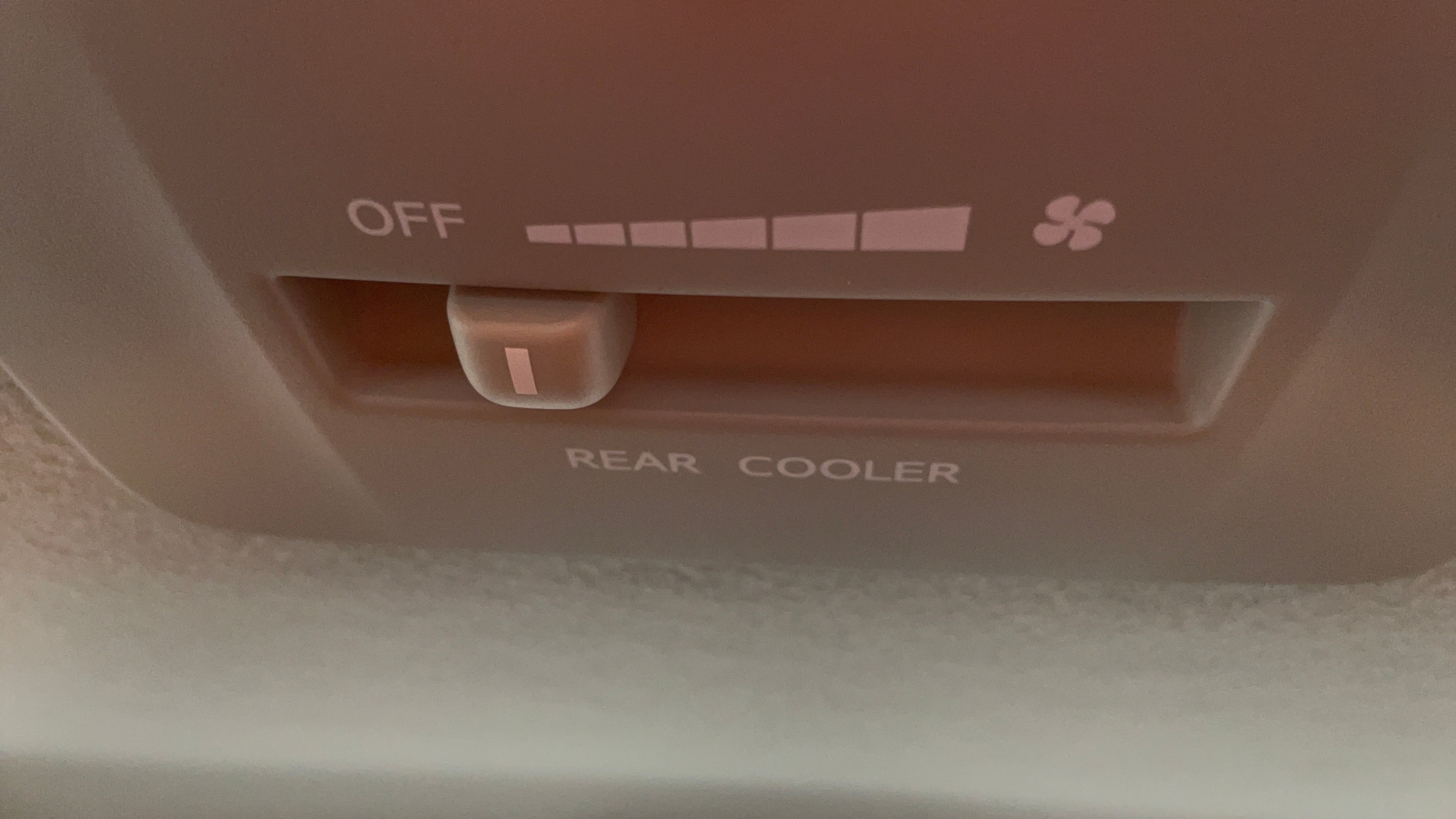 Toyota Fortuner-Rear AC Temperature Control