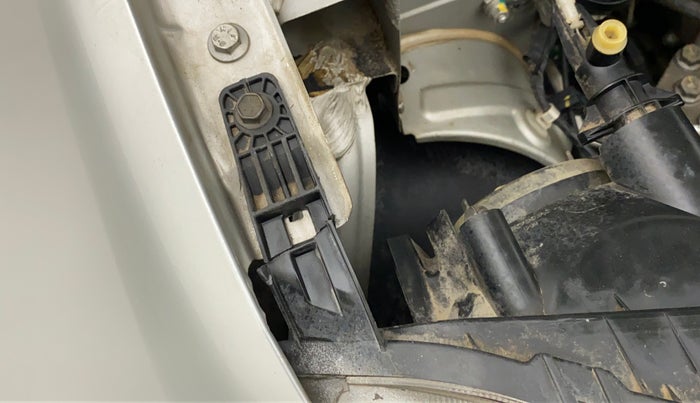 2018 Renault Kwid RXL, Petrol, Manual, 51,470 km, Right headlight - Clamp has minor damage