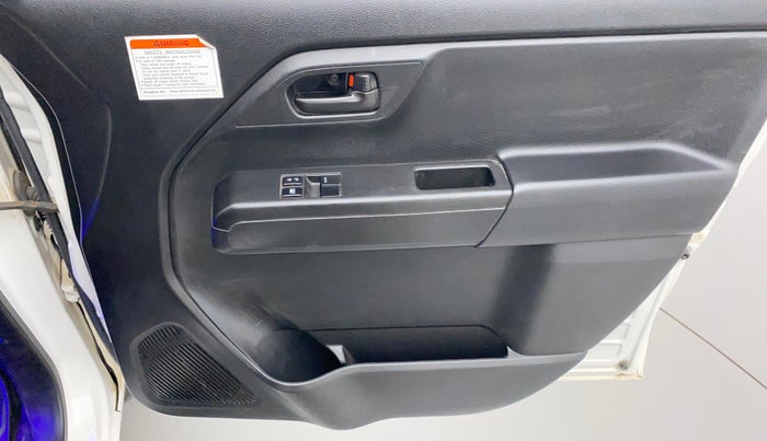 2019 Maruti New Wagon-R LXI CNG 1.0, CNG, Manual, 66,437 km, Driver Side Door Panels Control