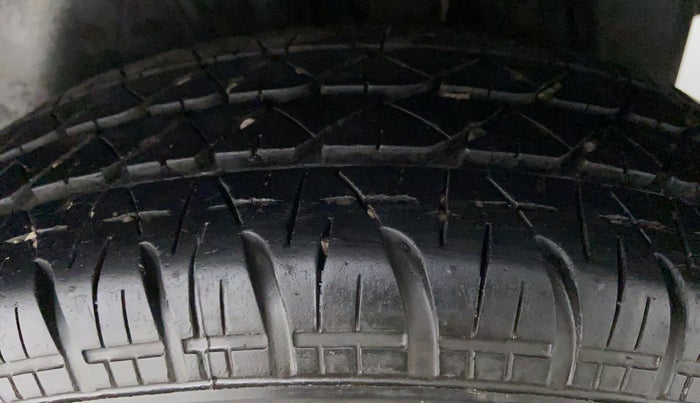 2012 Maruti Swift VDI, Diesel, Manual, 69,913 km, Left Rear Tyre Tread