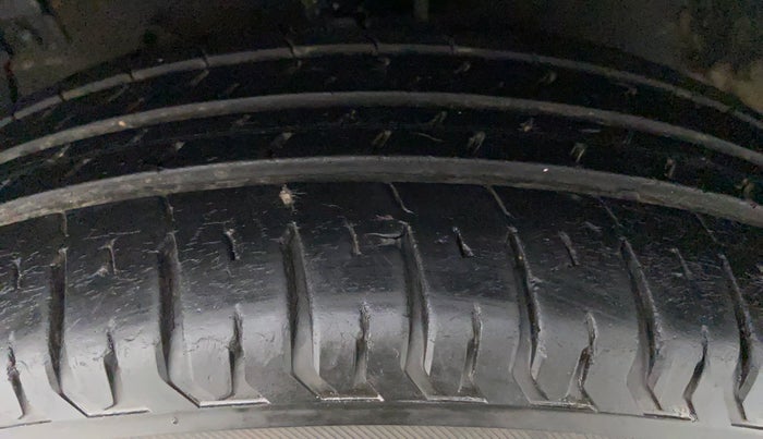 2012 Maruti Swift VDI, Diesel, Manual, 69,913 km, Left Front Tyre Tread