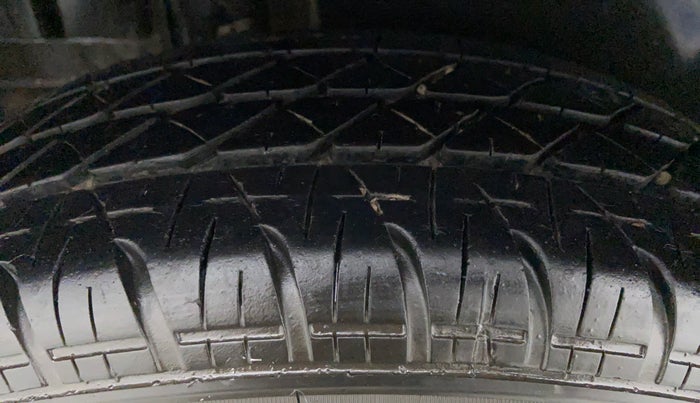 2012 Maruti Swift VDI, Diesel, Manual, 69,913 km, Right Rear Tyre Tread