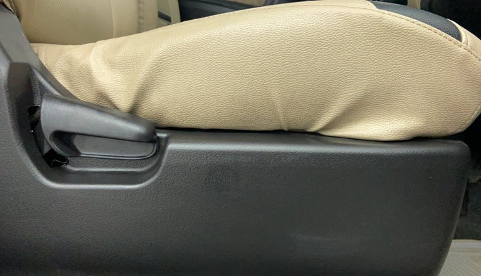 2018 Maruti Wagon R 1.0 VXI, Petrol, Manual, 23,927 km, Driver Side Adjustment Panel