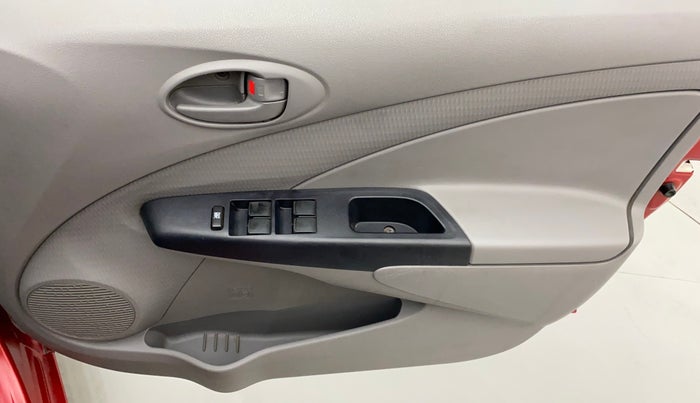 2011 Toyota Etios Liva G, Petrol, Manual, 34,908 km, Driver Side Door Panels Control