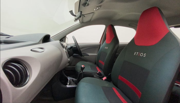 2011 Toyota Etios Liva G, Petrol, Manual, 34,908 km, Right Side Front Door Cabin