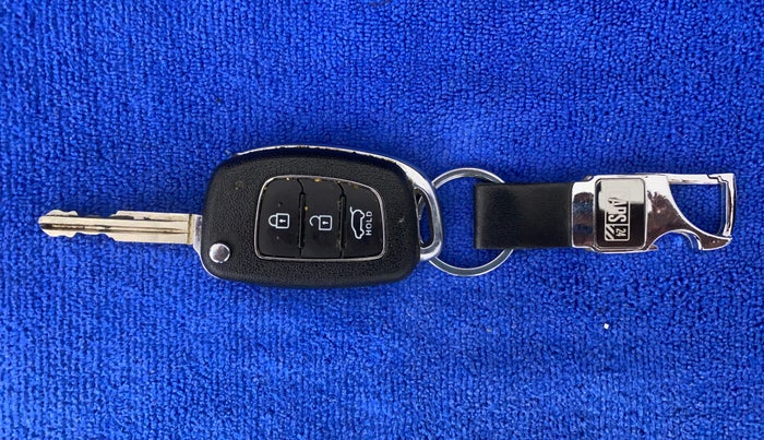 2017 Hyundai Elite i20 SPORTZ 1.2, CNG, Manual, 32,895 km, Key Close Up