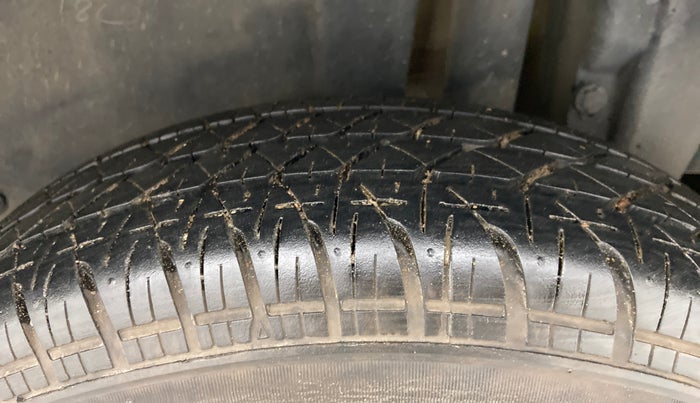 2017 Maruti Swift VXI, Petrol, Manual, 77,321 km, Left Rear Tyre Tread