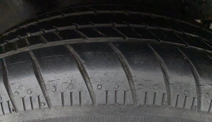 2016 Maruti Celerio ZXI AMT, Petrol, Automatic, 28,346 km, Left Front Tyre Tread
