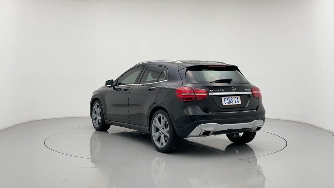 Left Back Diagonal (45- Degree) View