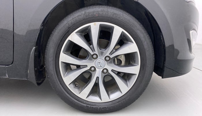 2017 Hyundai Verna 1.6 SX VTVT AT, Petrol, Automatic, 43,037 km, Right Front Wheel