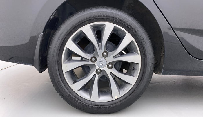 2017 Hyundai Verna 1.6 SX VTVT AT, Petrol, Automatic, 43,037 km, Right Rear Wheel