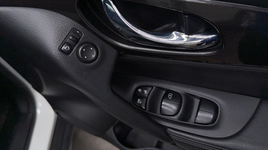 2018 Nissan X-trail St 7 Seat (2WD), Automatic, 143464 km, Drivers Side Door Panel Controls