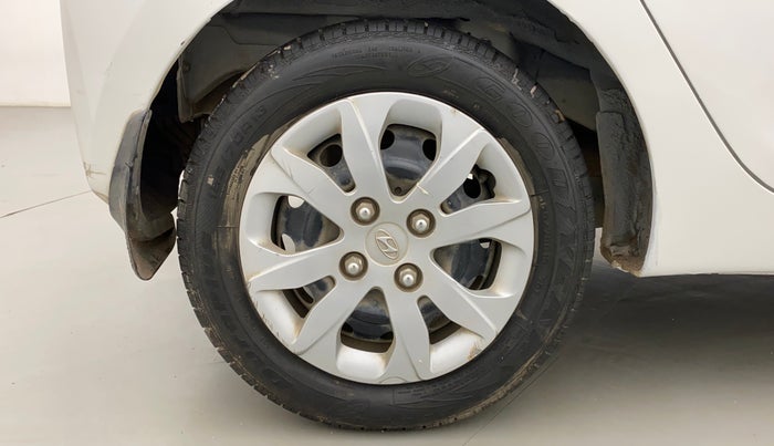 2016 Hyundai Eon SPORTZ, Petrol, Manual, 34,467 km, Right Rear Wheel