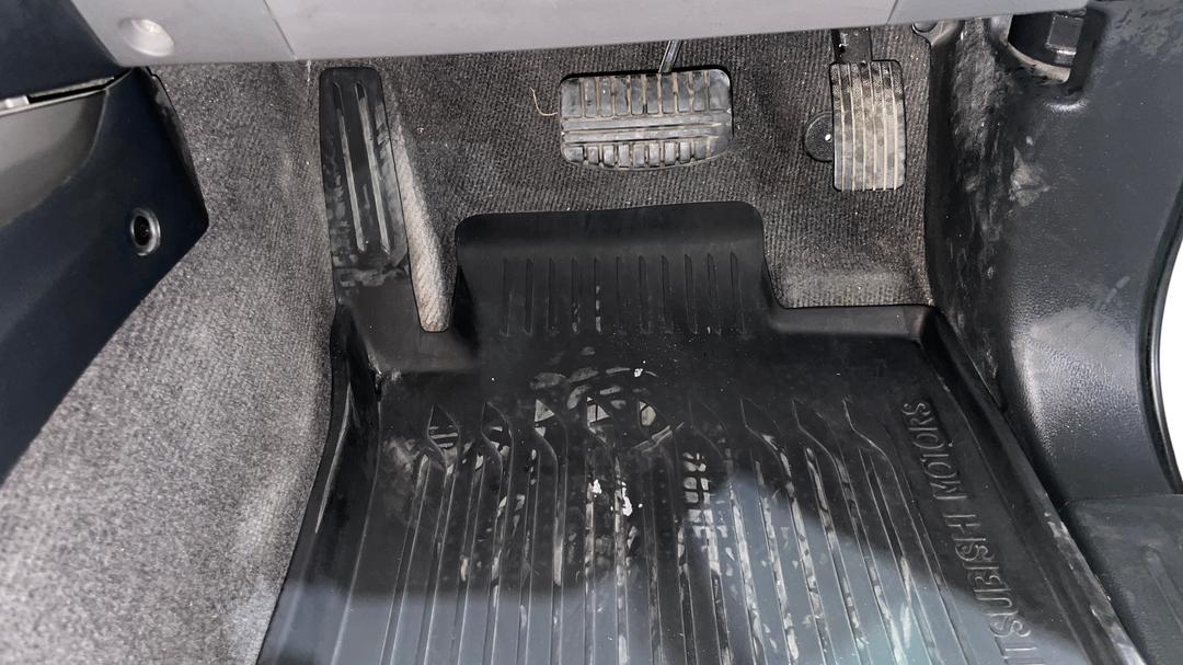2018 Mitsubishi Triton Gls (4x4), Automatic, 160905 km, Pedals and Footmat