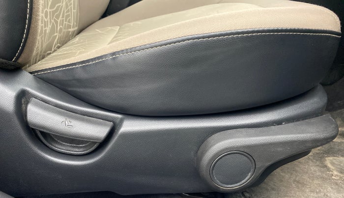 2017 Hyundai Xcent S 1.2, Petrol, Manual, 41,158 km, Driver Side Adjustment Panel
