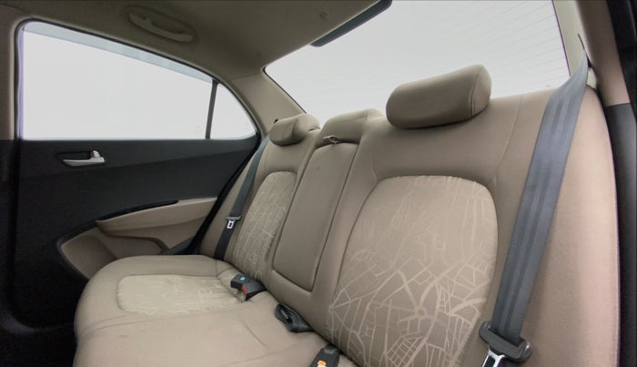 2017 Hyundai Xcent S 1.2, Petrol, Manual, 41,158 km, Right Side Rear Door Cabin