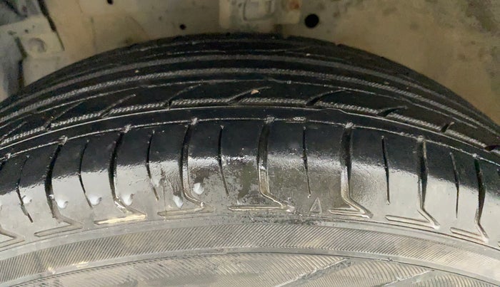 2014 Maruti Swift Dzire LXI, Petrol, Manual, 63,308 km, Left Front Tyre Tread