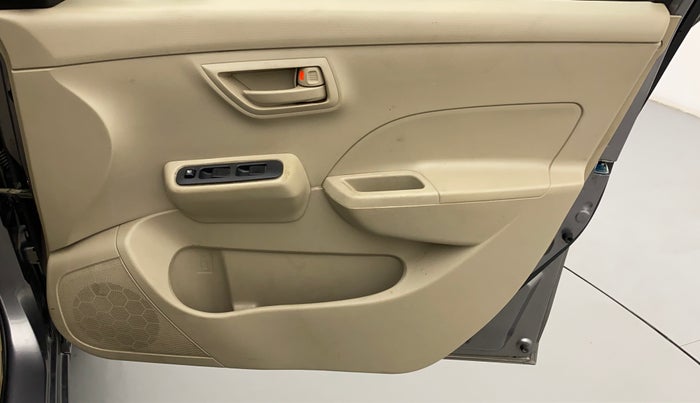 2014 Maruti Swift Dzire LXI, Petrol, Manual, 63,308 km, Driver Side Door Panels Control