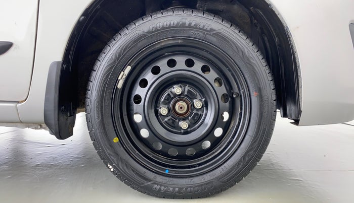2017 Maruti Wagon R 1.0 VXI, Petrol, Manual, 30,879 km, Right Front Wheel