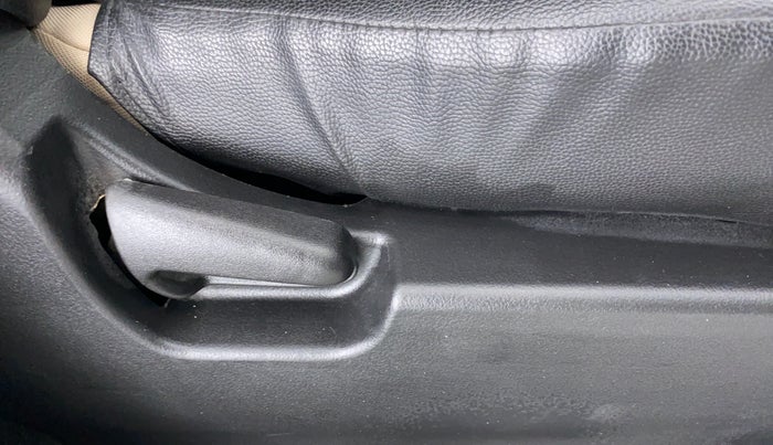 2017 Maruti Wagon R 1.0 VXI, Petrol, Manual, 30,879 km, Driver Side Adjustment Panel