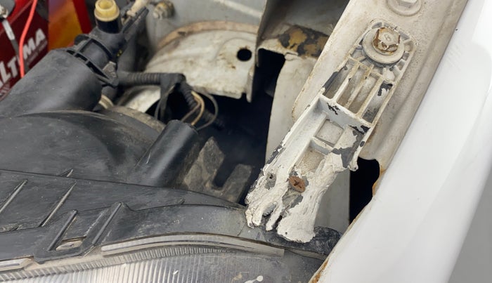 2018 Renault Kwid RXL, Petrol, Manual, 29,756 km, Left headlight - Clamp has minor damage