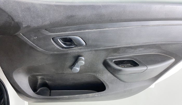 2018 Renault Kwid RXL, Petrol, Manual, 29,756 km, Driver Side Door Panels Control
