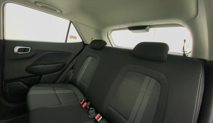 2020 Hyundai VENUE 1.0 TURBO GDI SX+ AT, Petrol, Automatic, 3,201 km, Right Side Rear Door Cabin