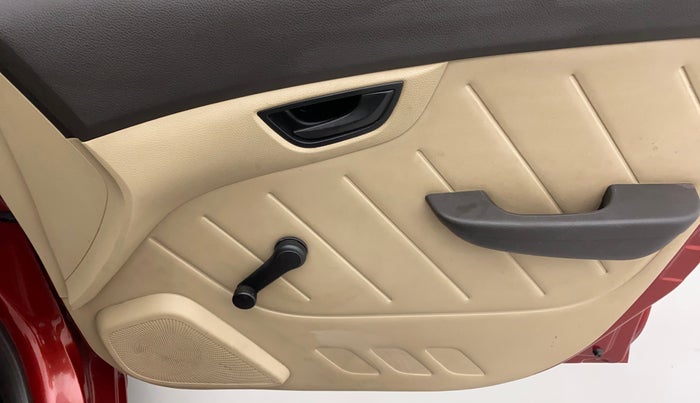 2012 Hyundai Eon D-LITE+, Petrol, Manual, 38,911 km, Driver Side Door Panels Control