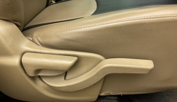 2018 Honda Brio S(O) MT, Petrol, Manual, 68,224 km, Driver Side Adjustment Panel