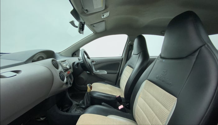 2011 Toyota Etios V, Petrol, Manual, 76,238 km, Right Side Front Door Cabin