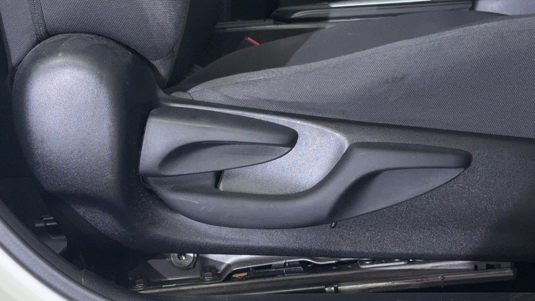 2017 Toyota Camry Altise, Automatic, 65184 km, Drivers Side Adjustment Panel