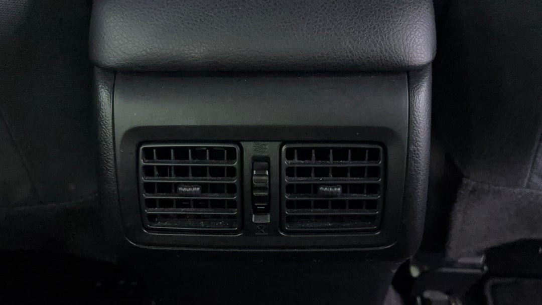 2017 Toyota Camry Altise, Automatic, 65184 km, Rear A/C Vent