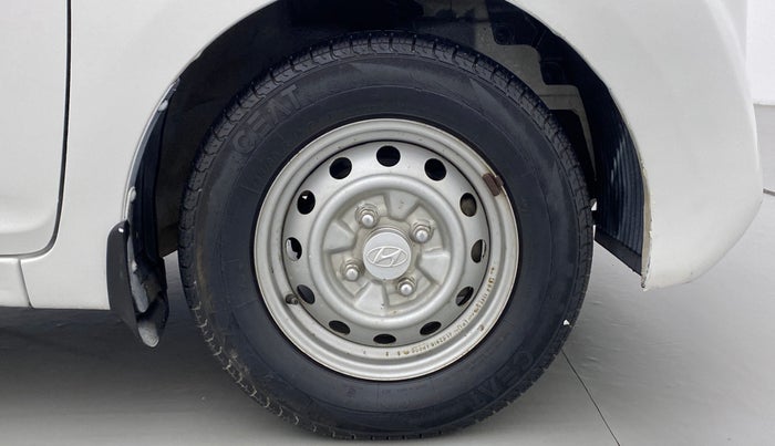 2015 Hyundai Eon D LITE PLUS, Petrol, Manual, 11,988 km, Right Front Wheel