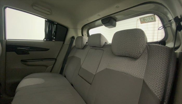 2016 Mahindra Kuv100 K8 D 5 STR, Diesel, Manual, 68,068 km, Right Side Rear Door Cabin