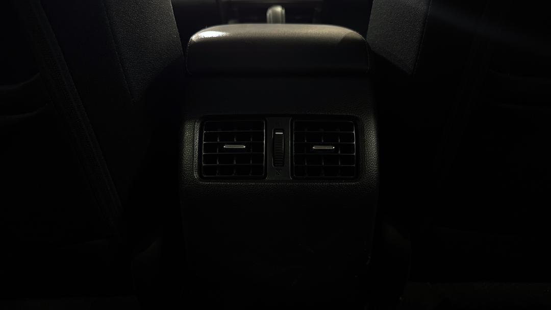 2017 Subaru Outback 2.5i  AWD, Automatic, 135924 km, Rear A/C Vent