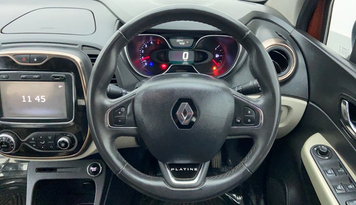 2017 Renault Captur PLATINE DUAL TONE, Diesel, Manual, 27,684 km, Steering Wheel Close Up
