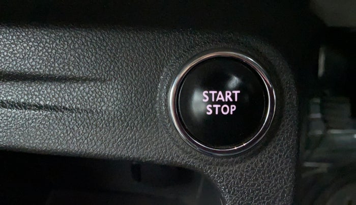 2017 Renault Captur PLATINE DUAL TONE, Diesel, Manual, 27,684 km, Keyless Start/ Stop Button