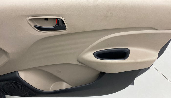 2019 Hyundai NEW SANTRO ERA 1.1, Petrol, Manual, 9,546 km, Driver Side Door Panels Control
