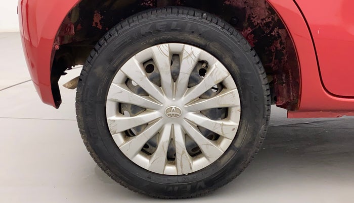 2011 Toyota Etios Liva G, Petrol, Manual, 37,609 km, Right Rear Wheel