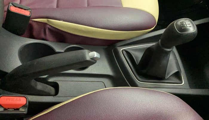 2017 Hyundai Elite i20 MAGNA EXECUTIVE 1.2, Petrol, Manual, 48,236 km, Gear Lever