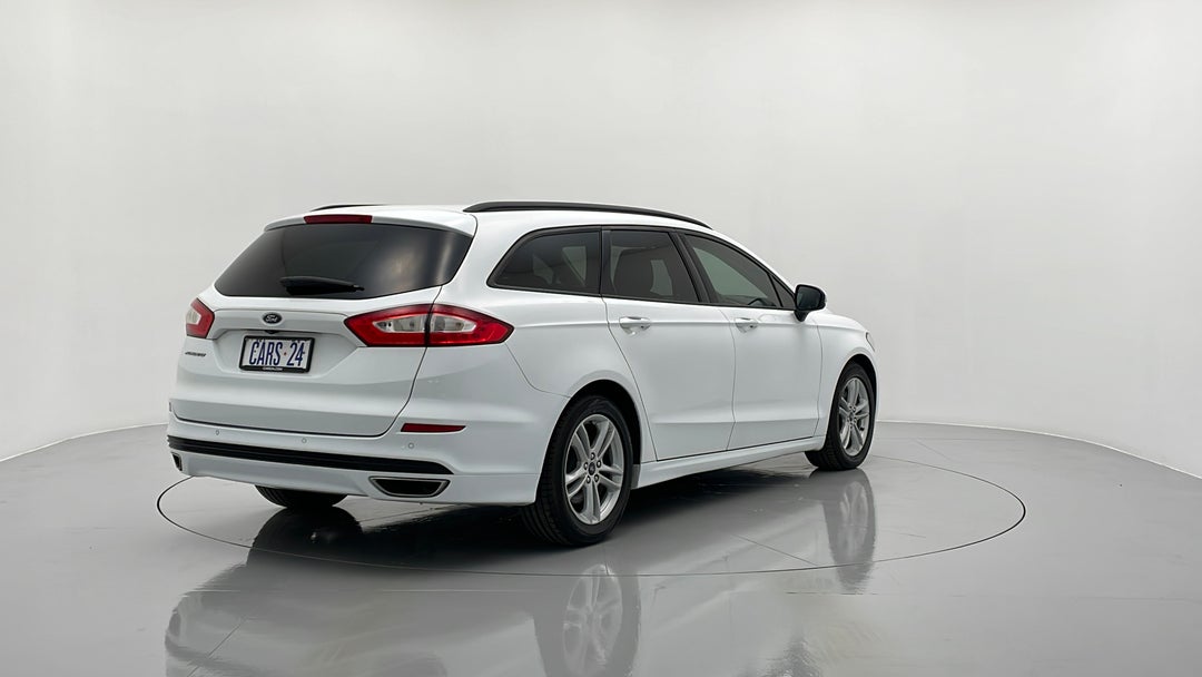 Right Back Diagonal (45- Degree) View