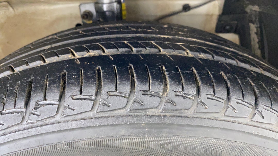 Right Front Tyre Tread