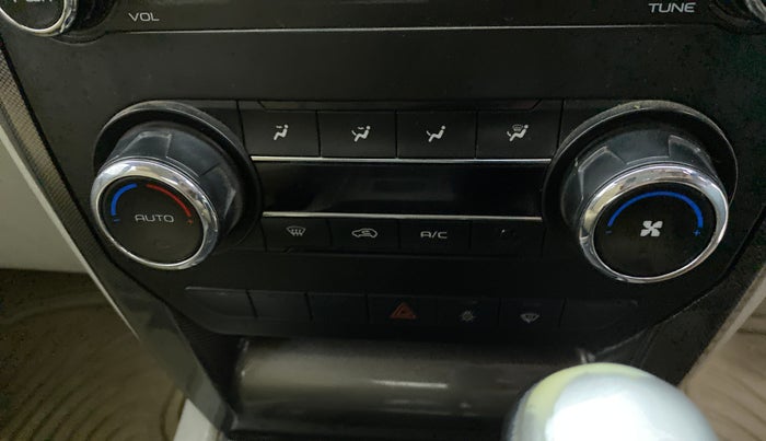 2015 Mahindra Scorpio S10 AT, Diesel, Automatic, 90,893 km, AC Unit - Directional switch has minor damage